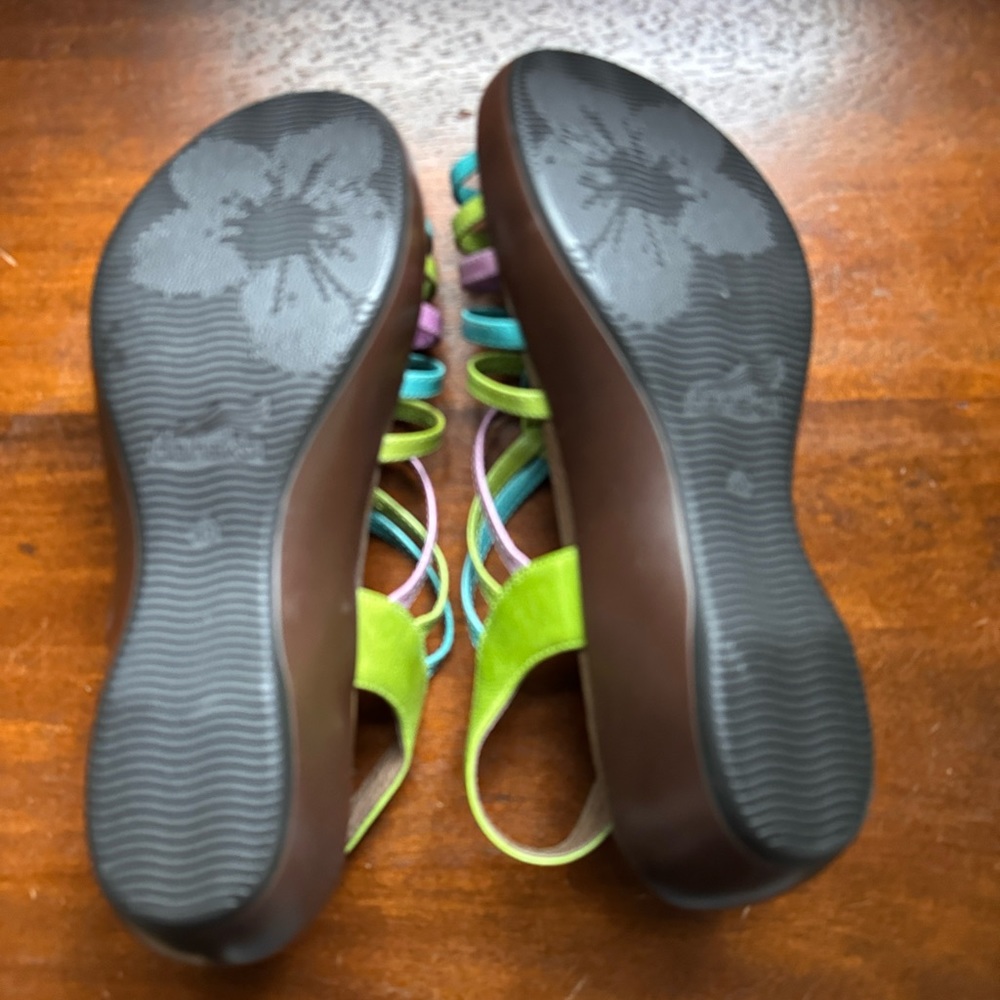 Gorgeous, barely-worn Dansko comfort sandals in green, pink & blue leather - Picture 2 of 4